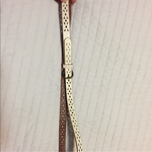 💓J CREW, size LARGE, Off White Leather Belt with Brass Buckle - Picture 3 of 4